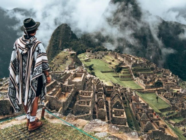 Перу улсын эртний хот Мачу Пикчу жуулчдын өмнө үүдээ нээлээ