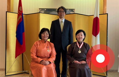 Япон хэлний багш Т.Мөнхцэцэг болон Д.Наранцэцэг нарт Японы Засгийн газрын ОДОН гардууллаа