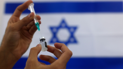 Таван сая Израильчууд COVID-19-ийн эсрэг хоёр тунгийн Pfizer-BioNTech вакцинд хамрагдаад байна