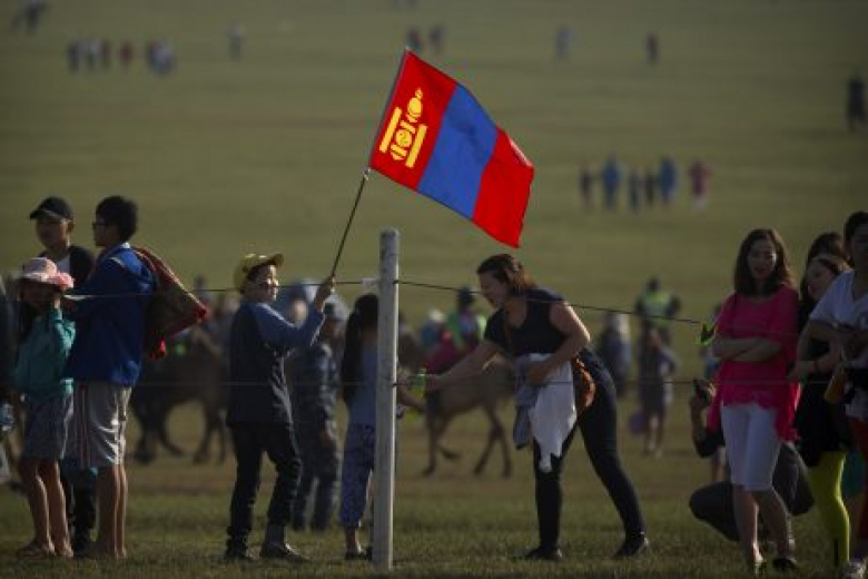 Ерөнхийлөгчийн сонгууль Монголын ардчиллыг аюулд оруулж байна уу?