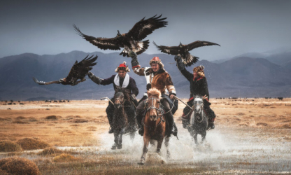 Фото: The Epoch Times: Монголын бүргэд сургагчдын сүүлч, тэдний агуу шувууд
