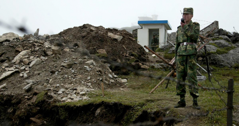 Хятадын арми Гималайн нуруун дахь хилийн шугам дагуу цэргийн хүчээ зузаатгажээ