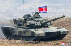 Хойд Солонгос байлдааны шинэ танкаа танилцуулав